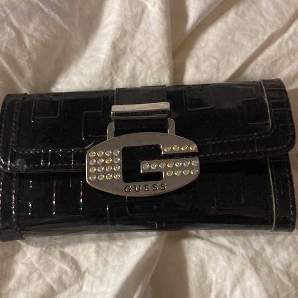 Black patten leather guess wallet - Picture 2 of 6